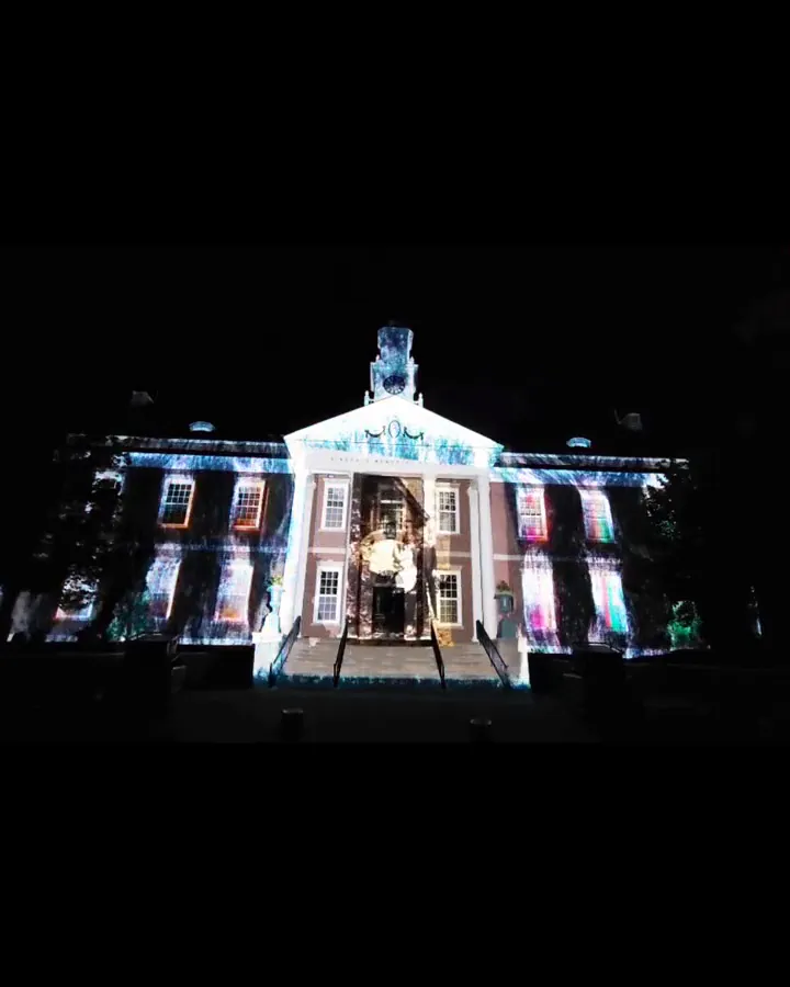 Hinsdale City Hall Projection Mapping Show